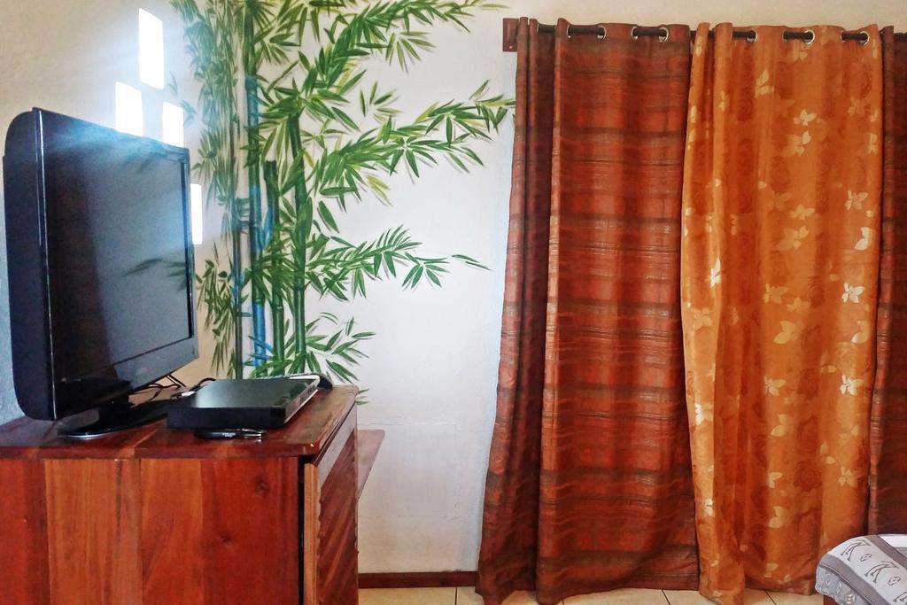 Balabag  Bamboo Bungalows Resthouse חדר תמונה