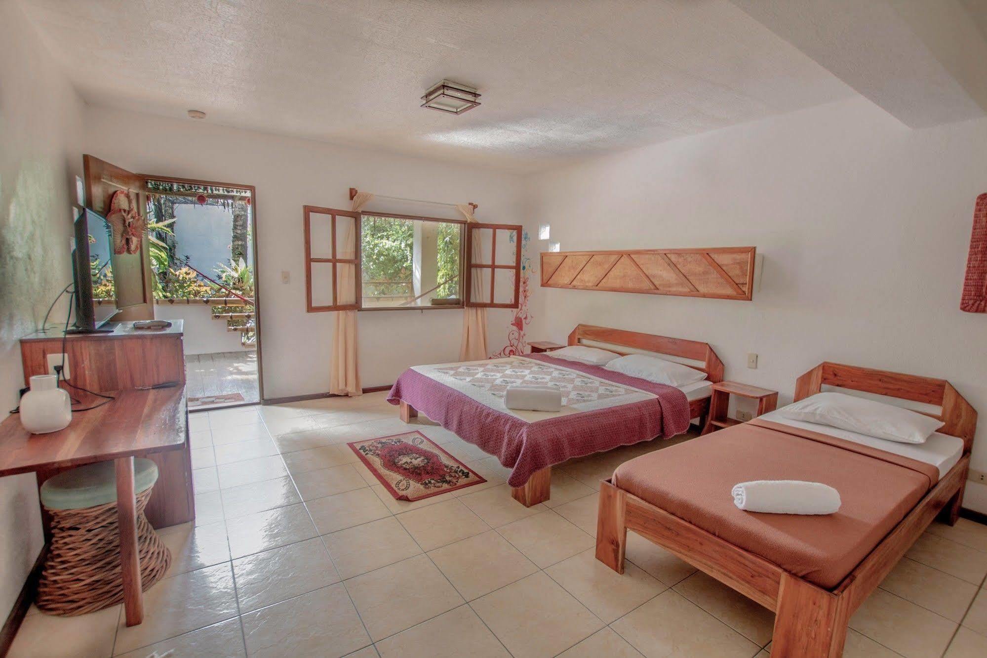 Balabag  Bamboo Bungalows Resthouse מראה חיצוני תמונה