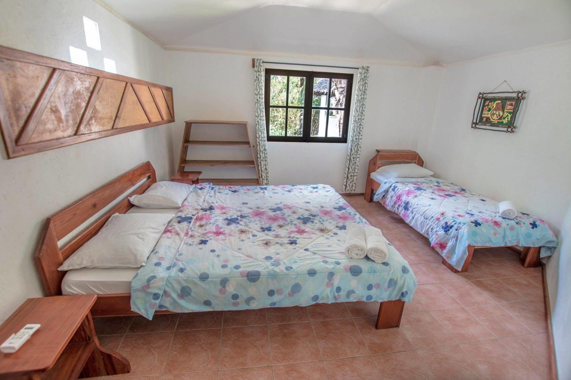 Balabag  Bamboo Bungalows Resthouse מראה חיצוני תמונה