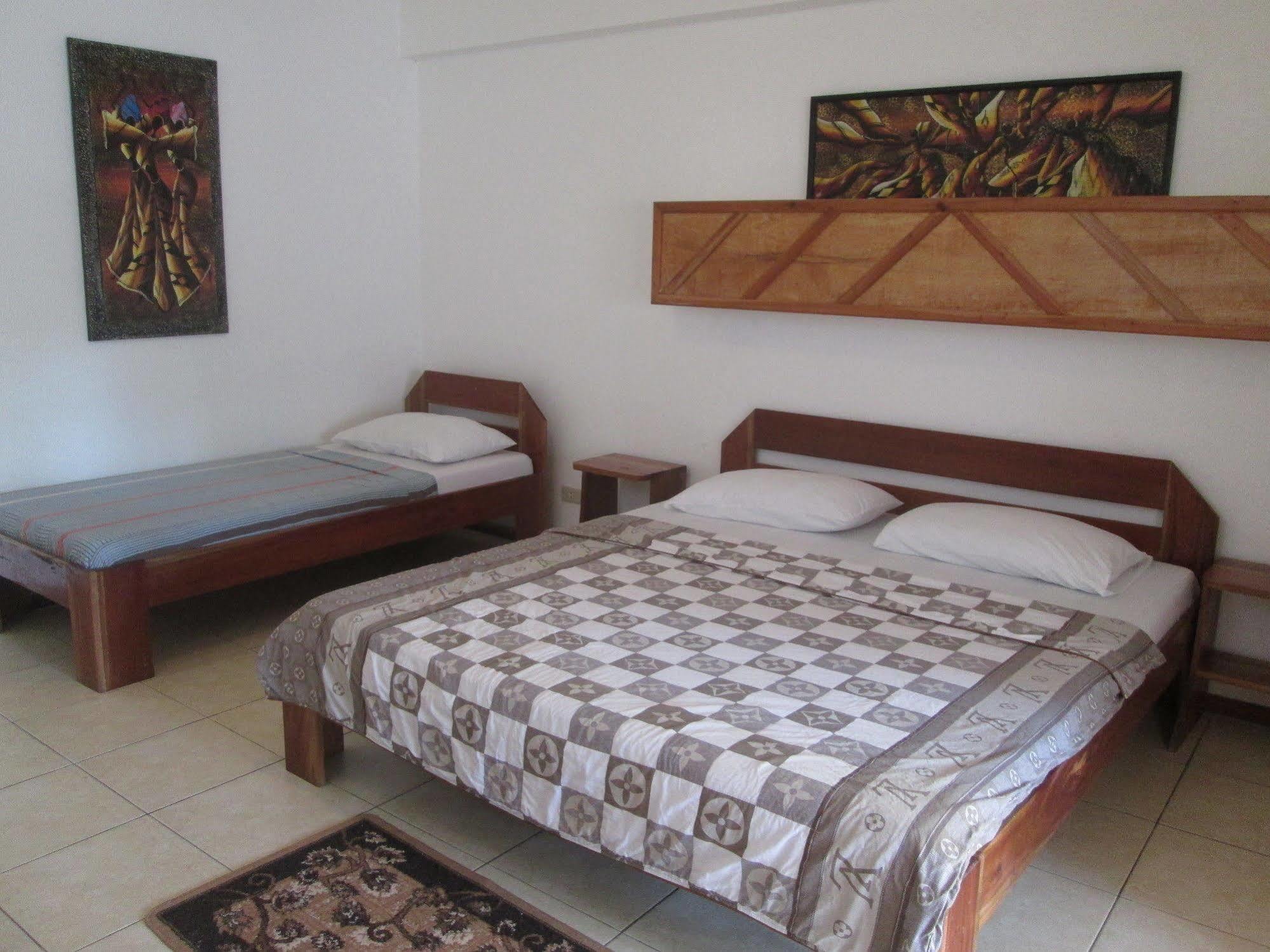 Balabag  Bamboo Bungalows Resthouse מראה חיצוני תמונה